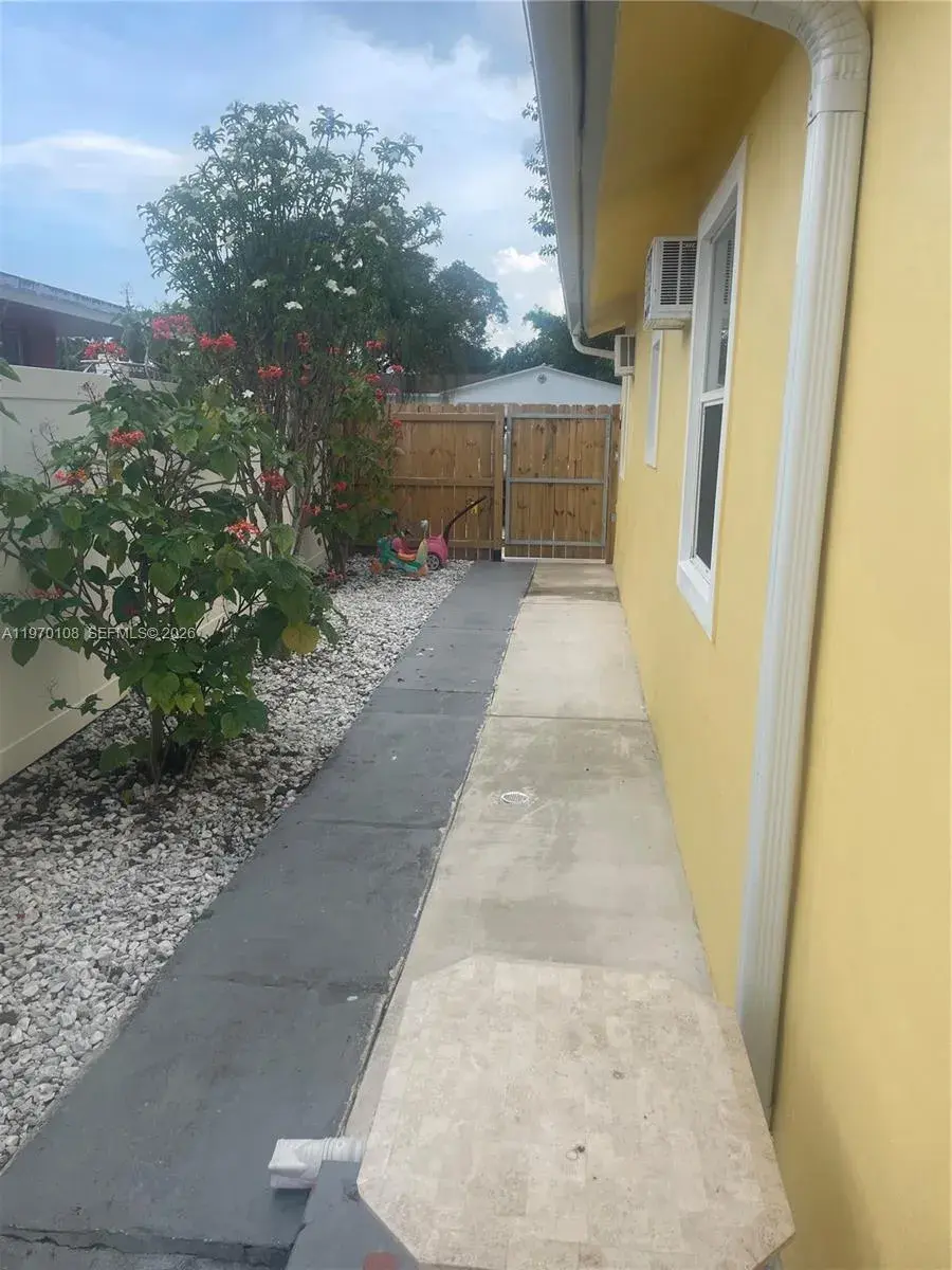 1935 Liberty St # 2, Hollywood FL 33020