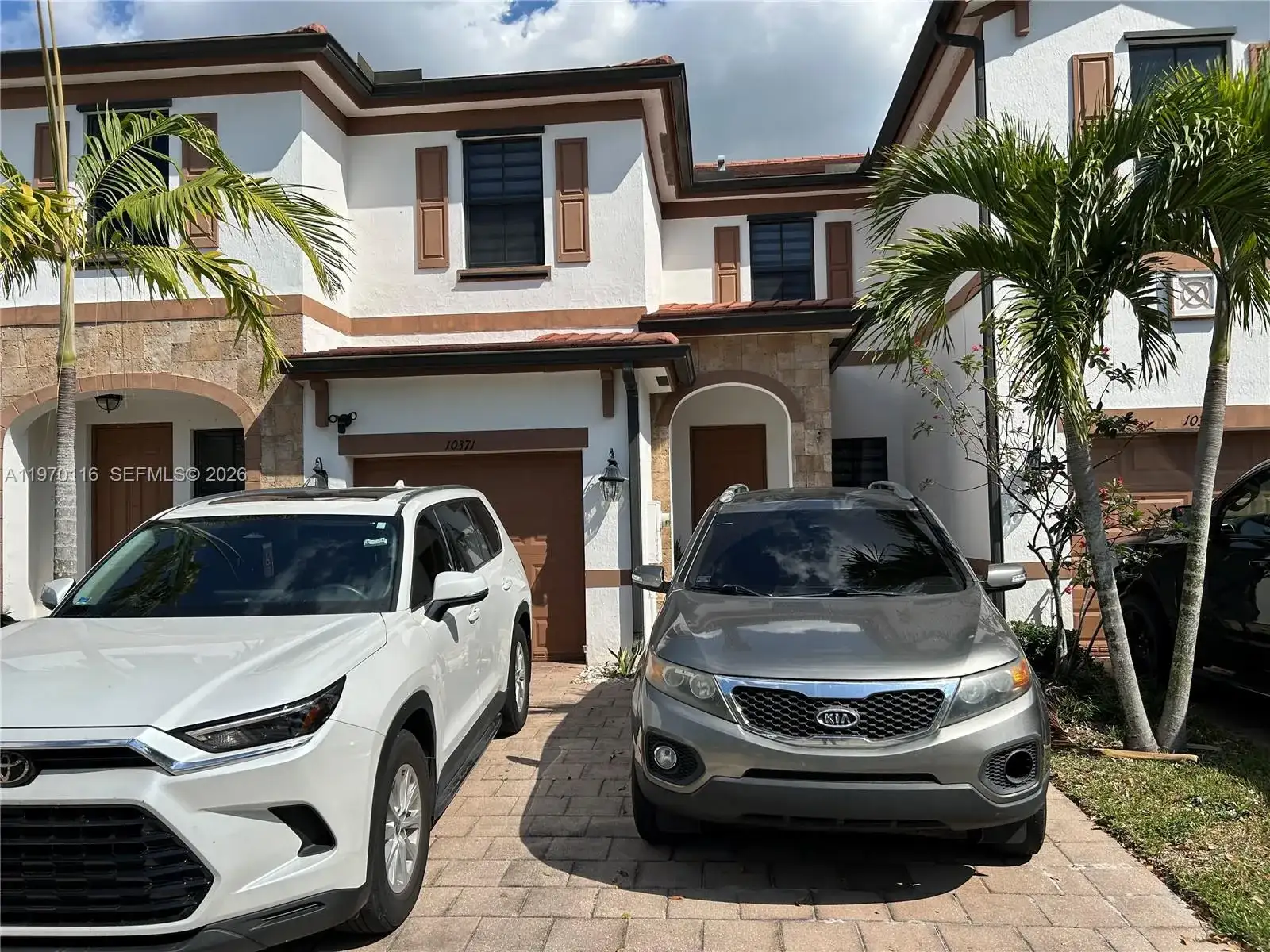 10371 W 33rd Ct, Hialeah FL 33018 photo 2