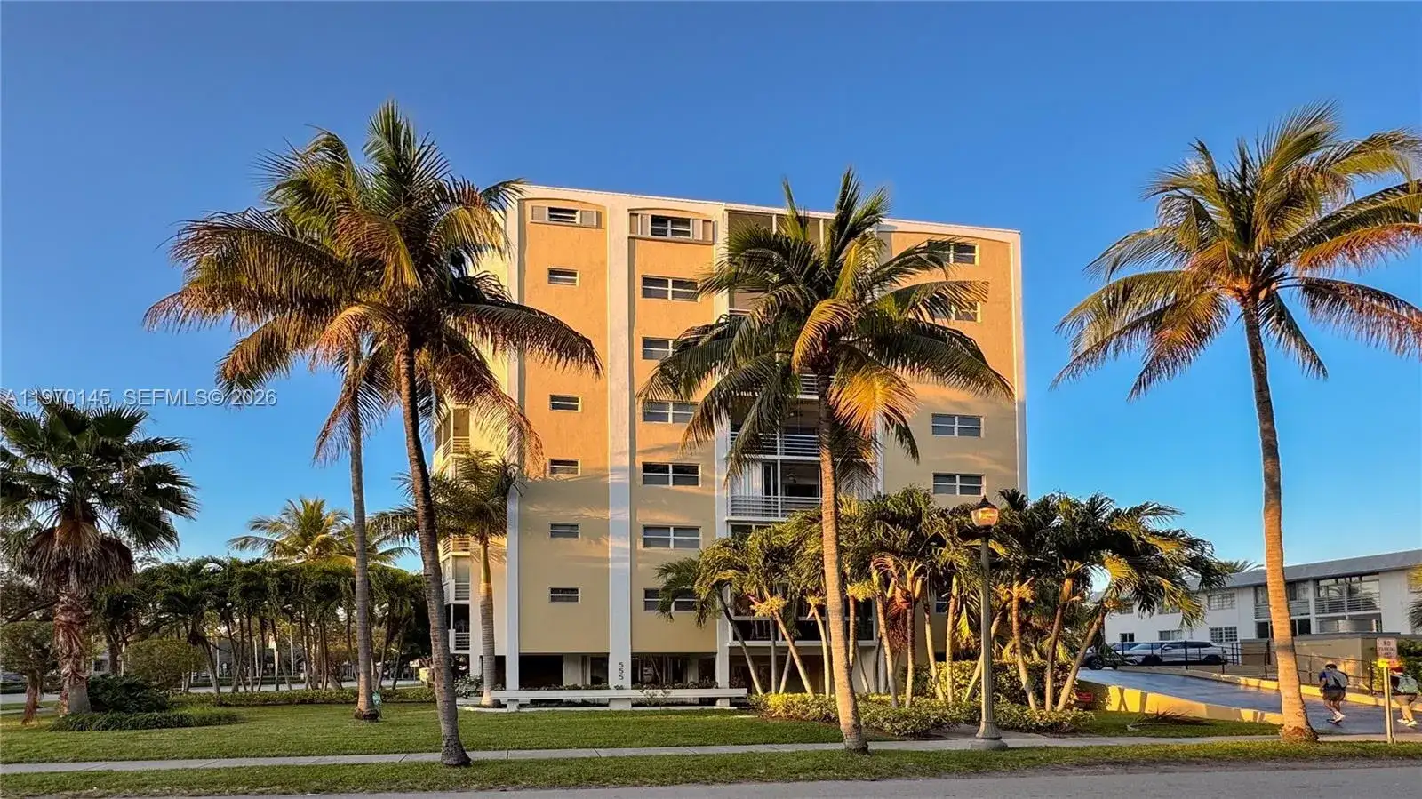 555 Crandon Blvd # 82, Key Biscayne FL 33149 photo 2