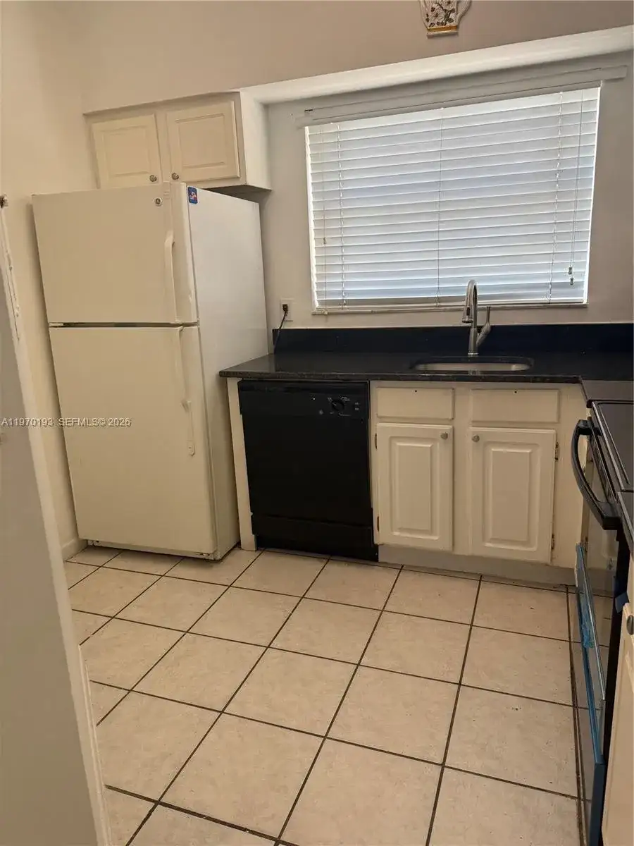 1791 NW 96th Ter # 4F, Pembroke Pines FL 33024 photo 3