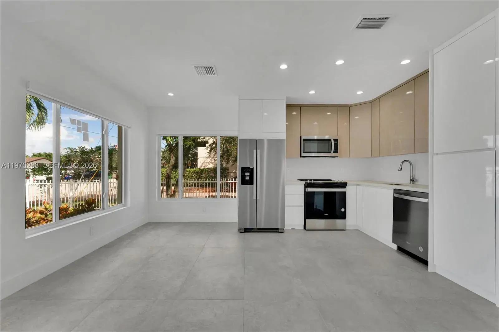521 NW 33rd Ave, Miami FL 33125 photo 3