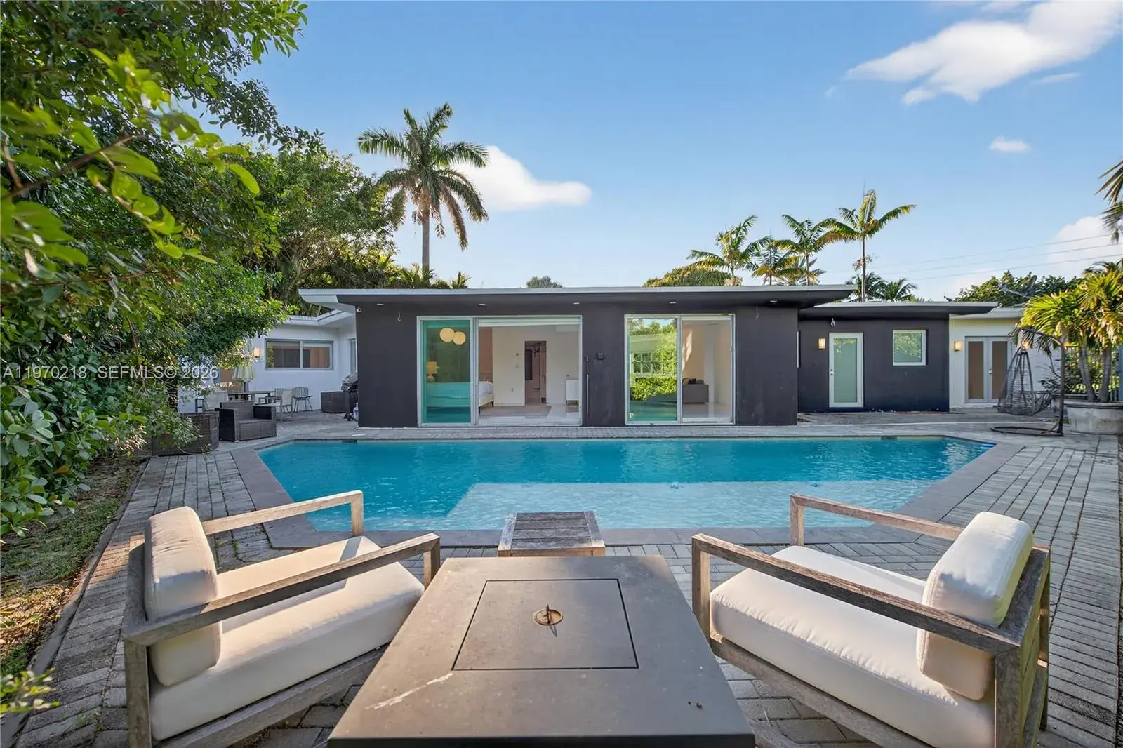 1000 N Shore Dr, Miami Beach FL 33141