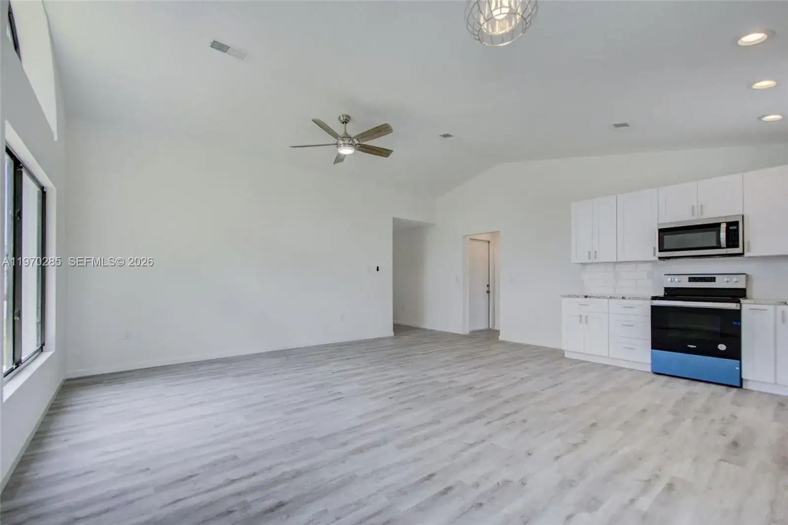 3540 65th Ave Cir E, Other City - In The State Of Florida FL 34243 photo 2