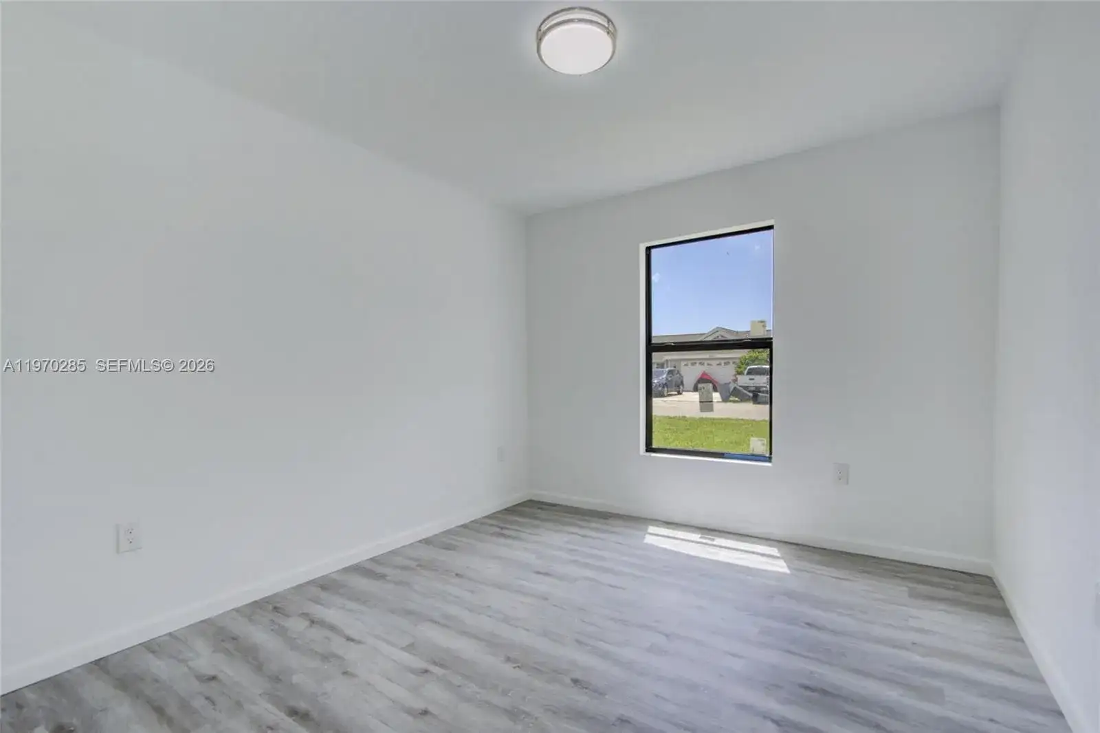 3540 65th Ave Cir E, Other City - In The State Of Florida FL 34243 photo 5