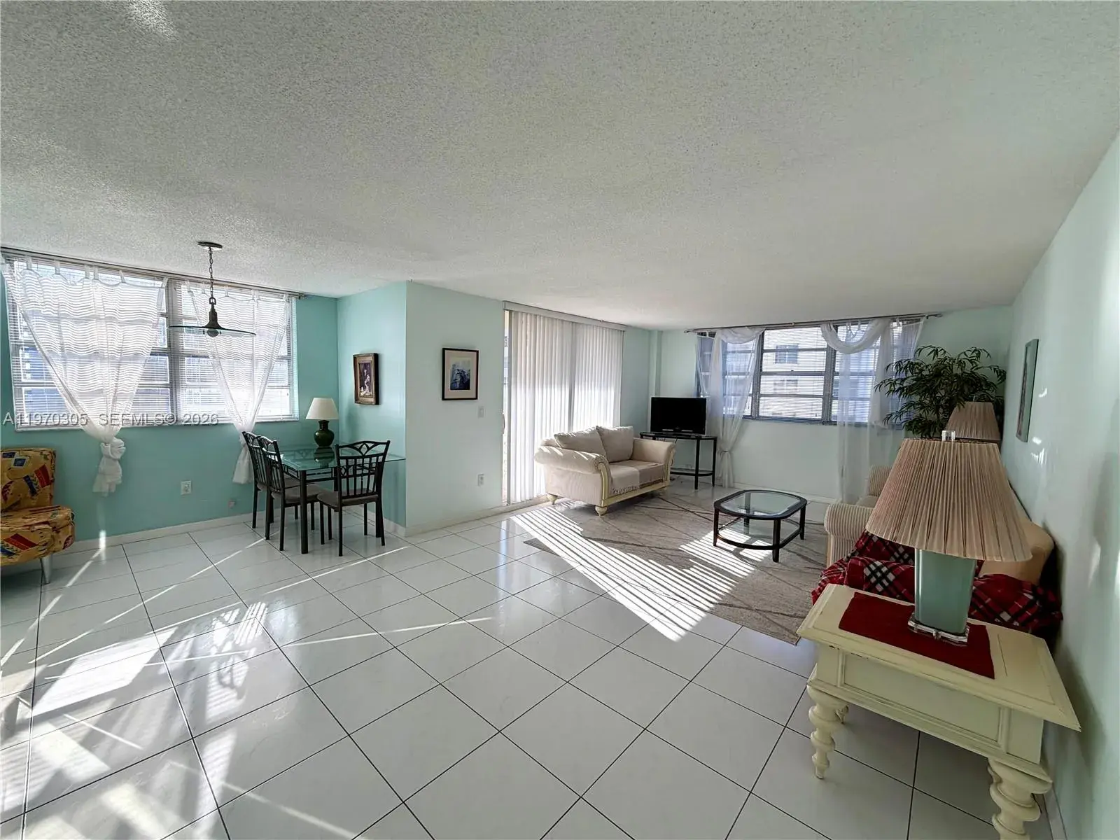 1833 S Ocean Dr # 1202, Hallandale Beach FL 33009