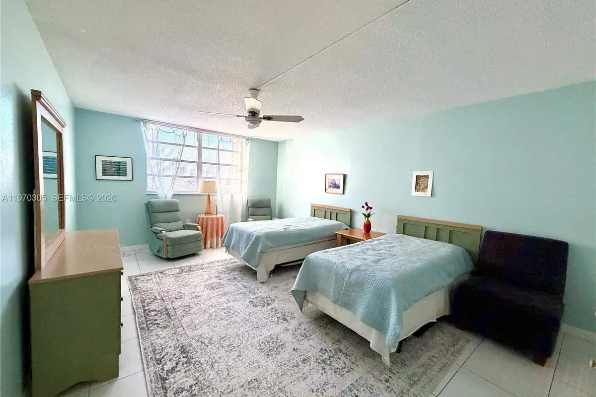 1833 S Ocean Dr # 1202, Hallandale Beach FL 33009