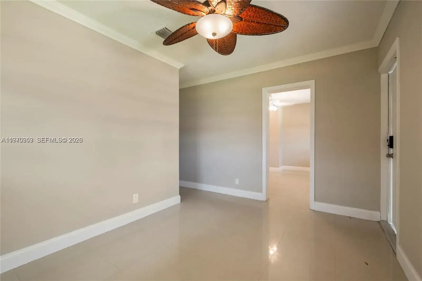 5632 Hayes St, Hollywood FL 33021 photo 3