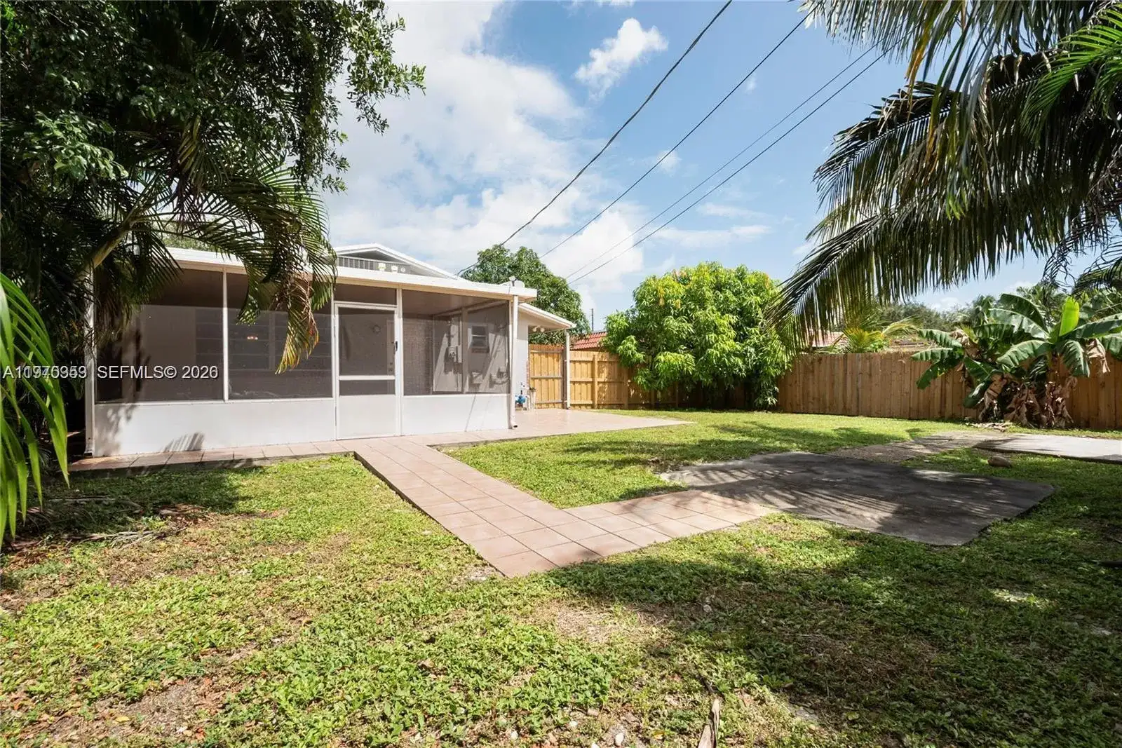 5632 Hayes St, Hollywood FL 33021 photo 4