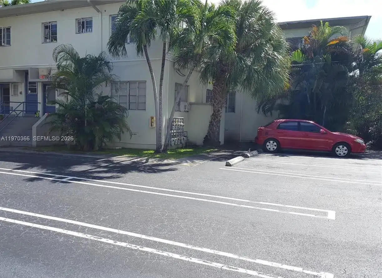 8340 Crespi Blvd # 20, Miami Beach FL 33141 photo 3
