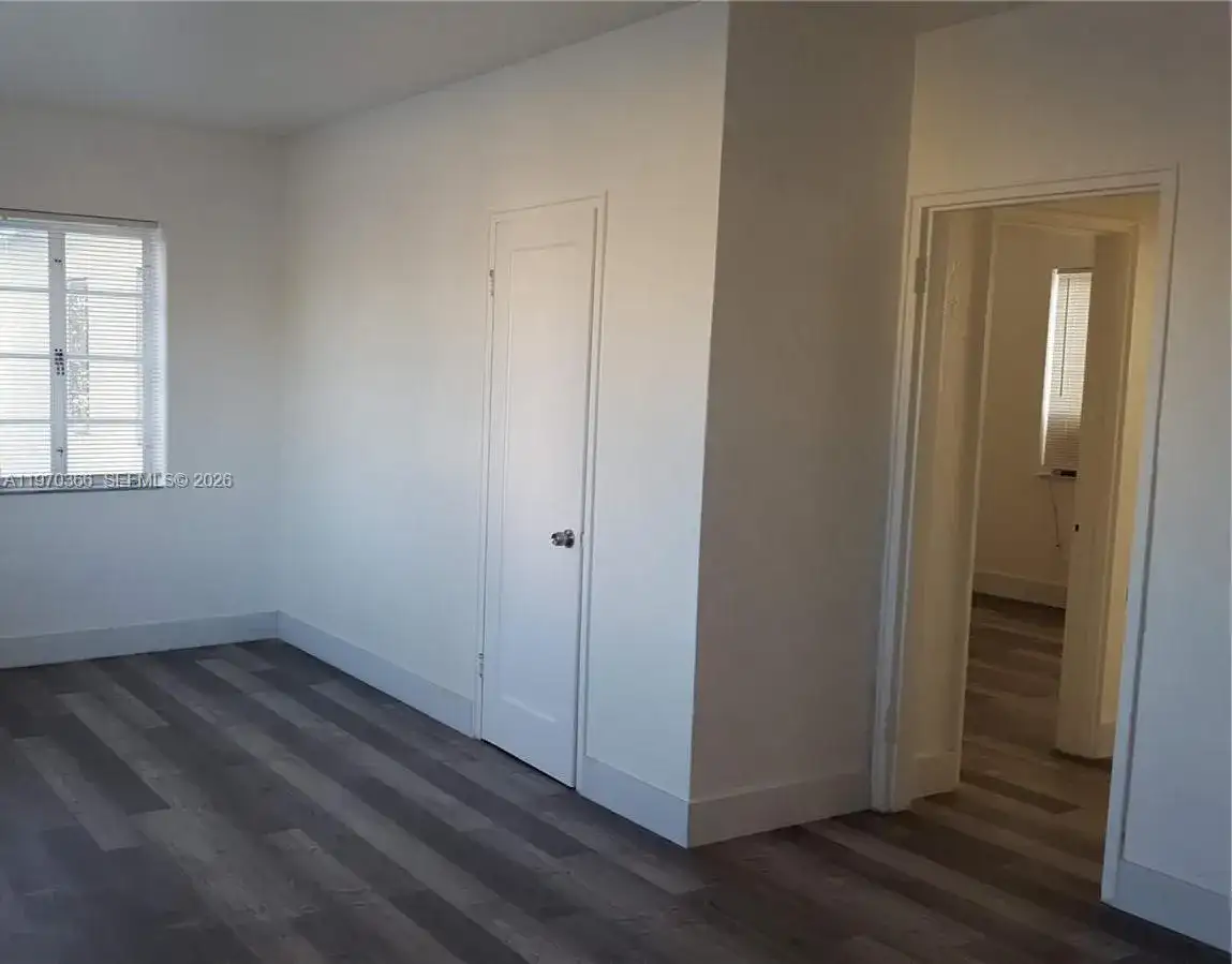 8340 Crespi Blvd # 20, Miami Beach FL 33141 photo 4