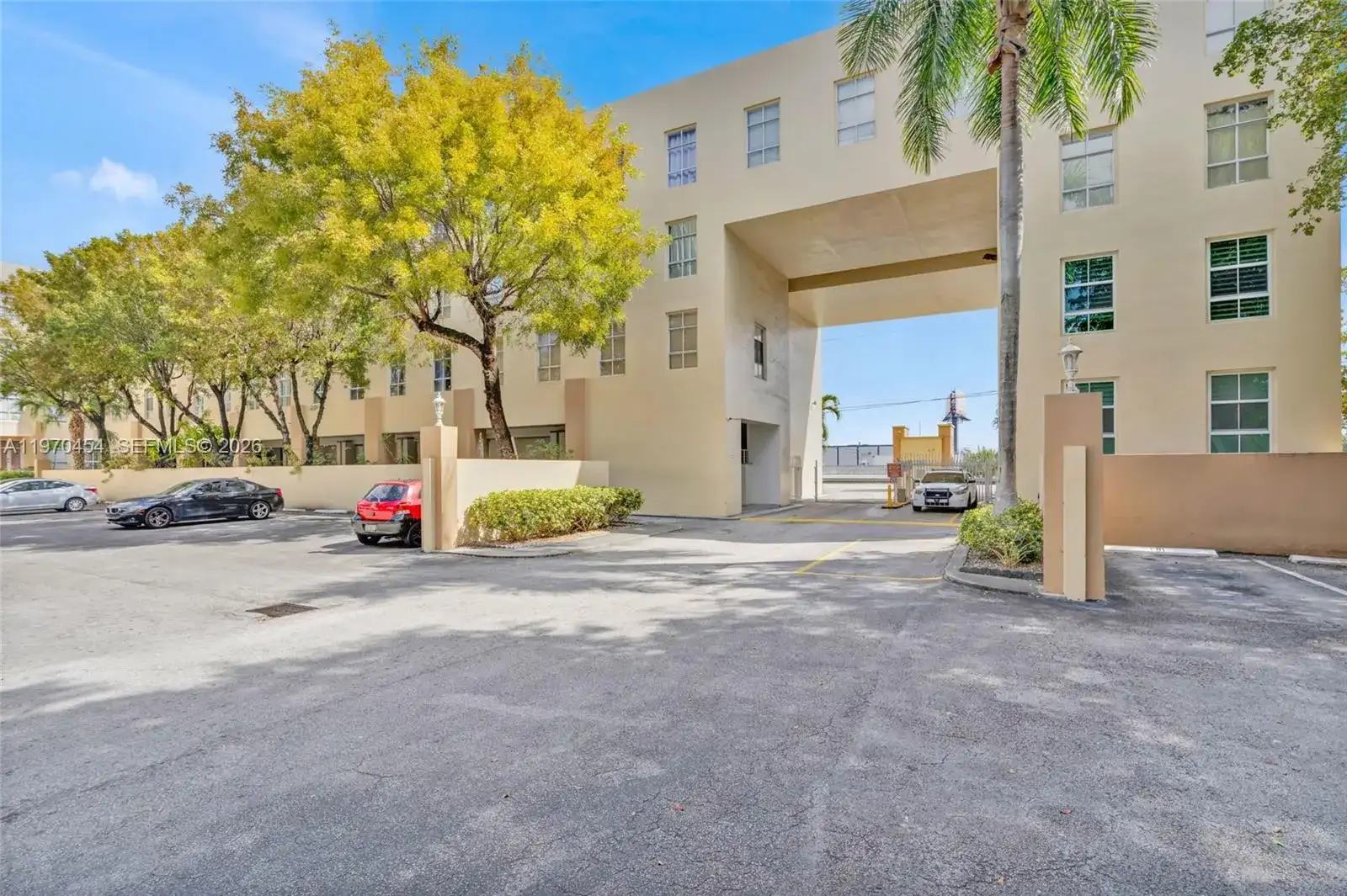 7400 W 20th Ave # 402, Hialeah FL 33016 photo 2