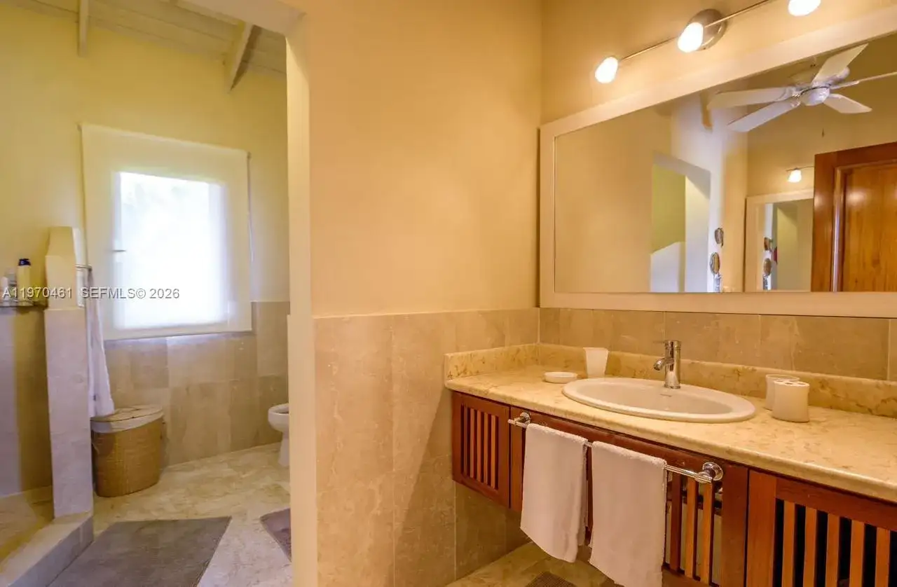 8 Villa Los Robles, FL photo 5