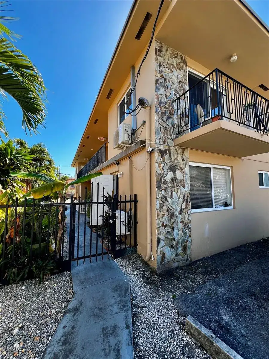1836 SW 6th St, Miami FL 33135 photo 5