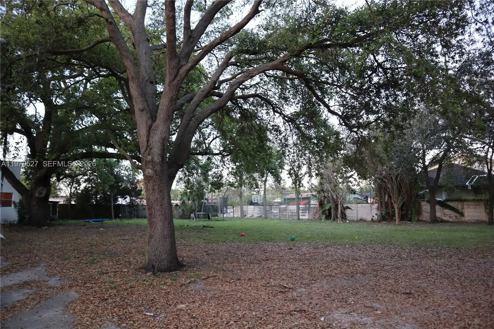 937 NE 171st St, Miami FL 33162