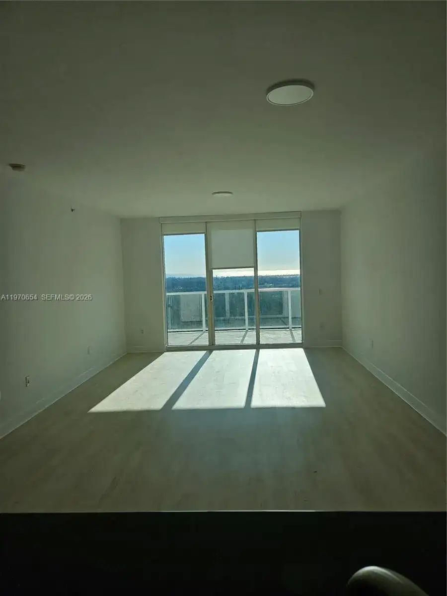 15051 Royal Oaks Ln # 2003, North Miami FL 33181 photo 3