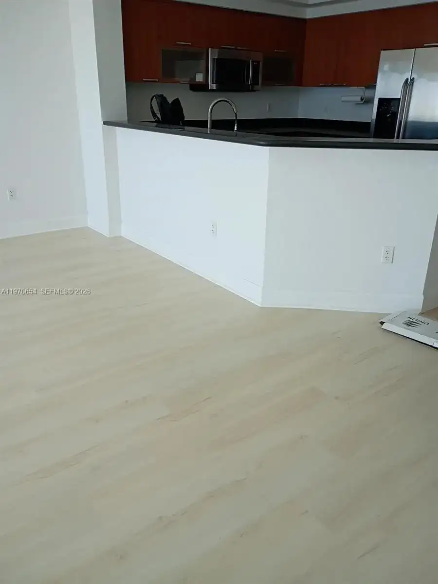 15051 Royal Oaks Ln # 2003, North Miami FL 33181 photo 5