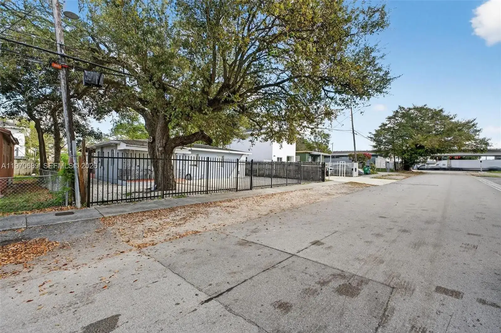 2741 NW 43rd Ter, Miami FL 33142 photo 2