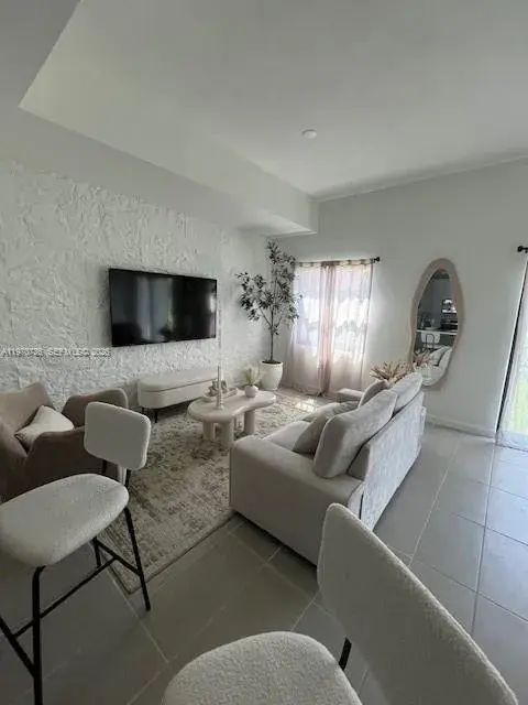 2526 Pierce St # 12, Hollywood FL 33020