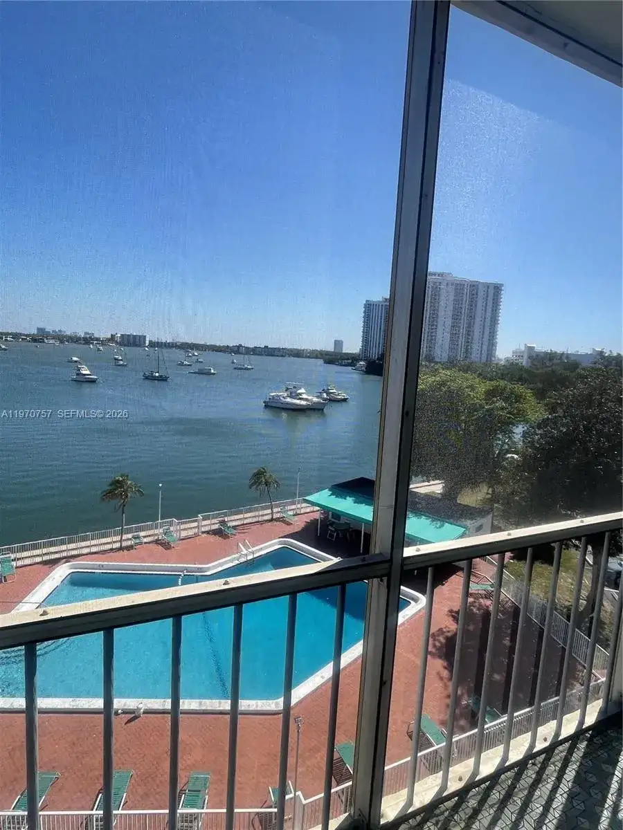 2910 Point East Dr # M511, Aventura FL 33160 photo 2