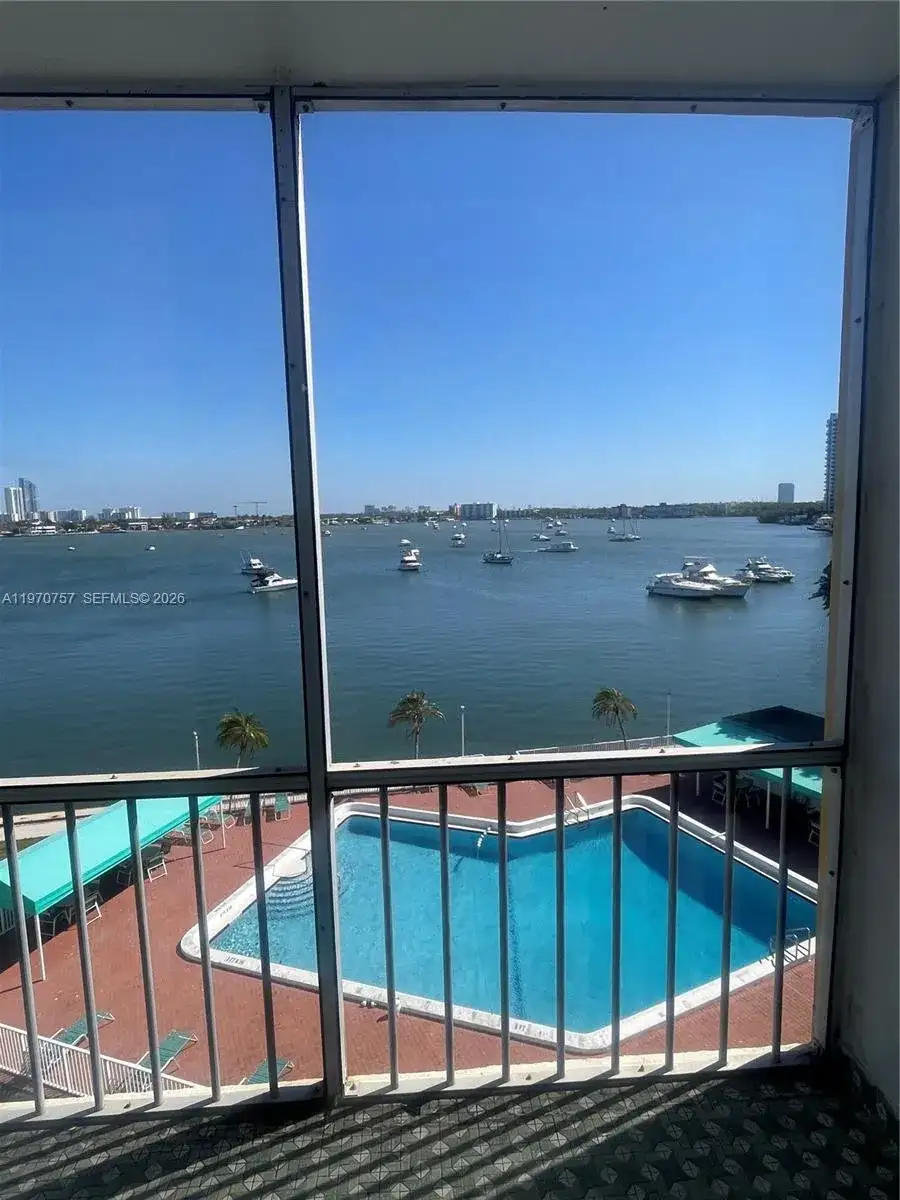 2910 Point East Dr # M511, Aventura FL 33160 photo 3