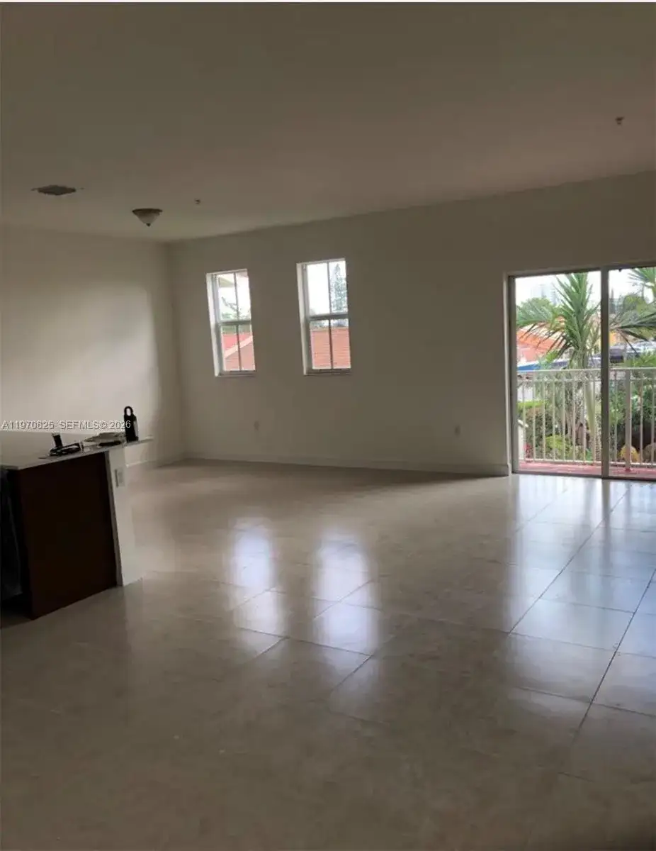 230 NW 109 AVE # 214, Miami FL 33172 photo 2
