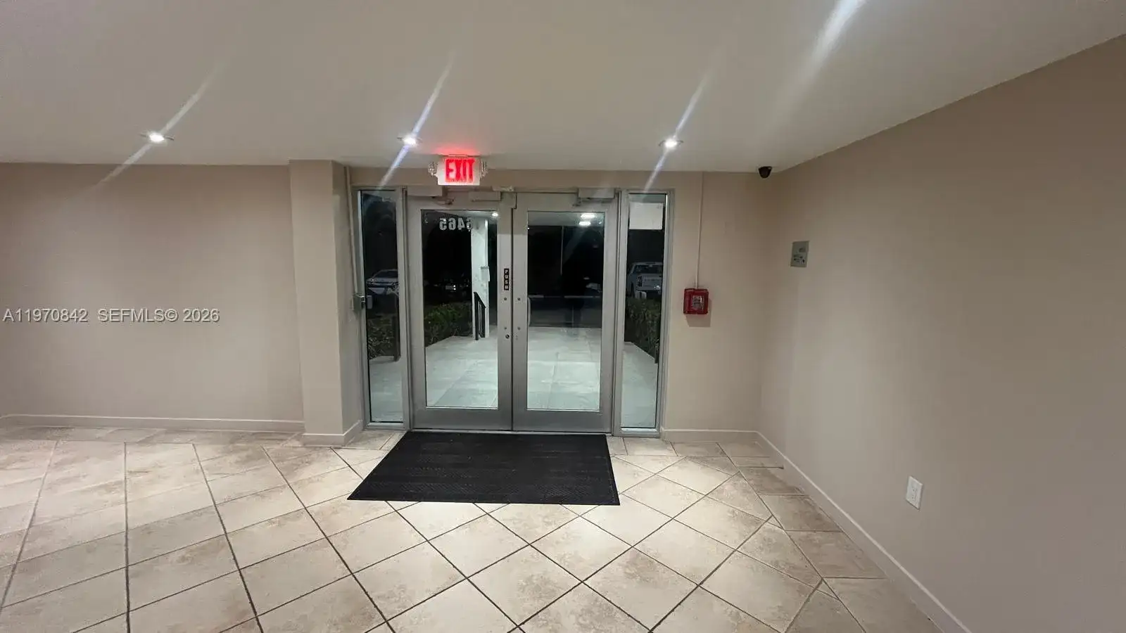 16465 NE 22nd Ave # 609, North Miami Beach FL 33160 photo 2
