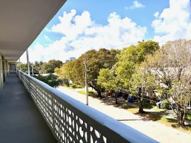 1425 Arthur St # 403A, Hollywood FL 33020 photo 3