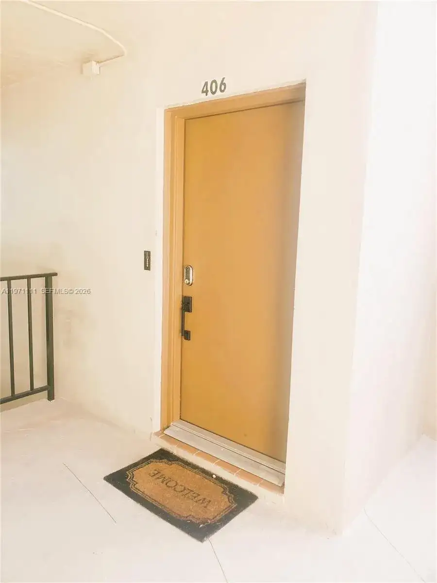 830 NW 87th Ave # 406, Miami FL 33172 photo 2