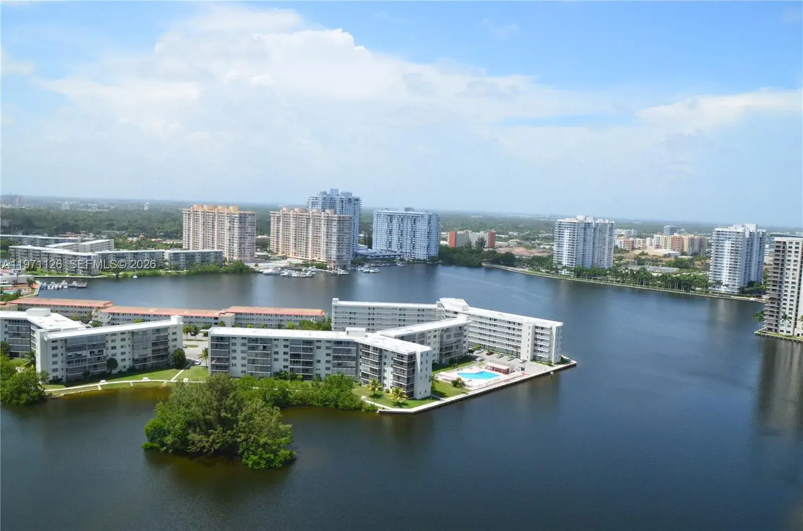1000 W Island Blvd # 2909, Aventura FL 33160