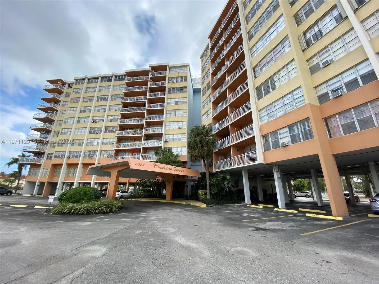 2025 NE 164th St # 902, North Miami Beach FL 33162