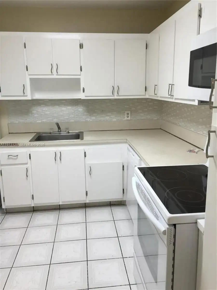 2025 NE 164th St # 902, North Miami Beach FL 33162 photo 3