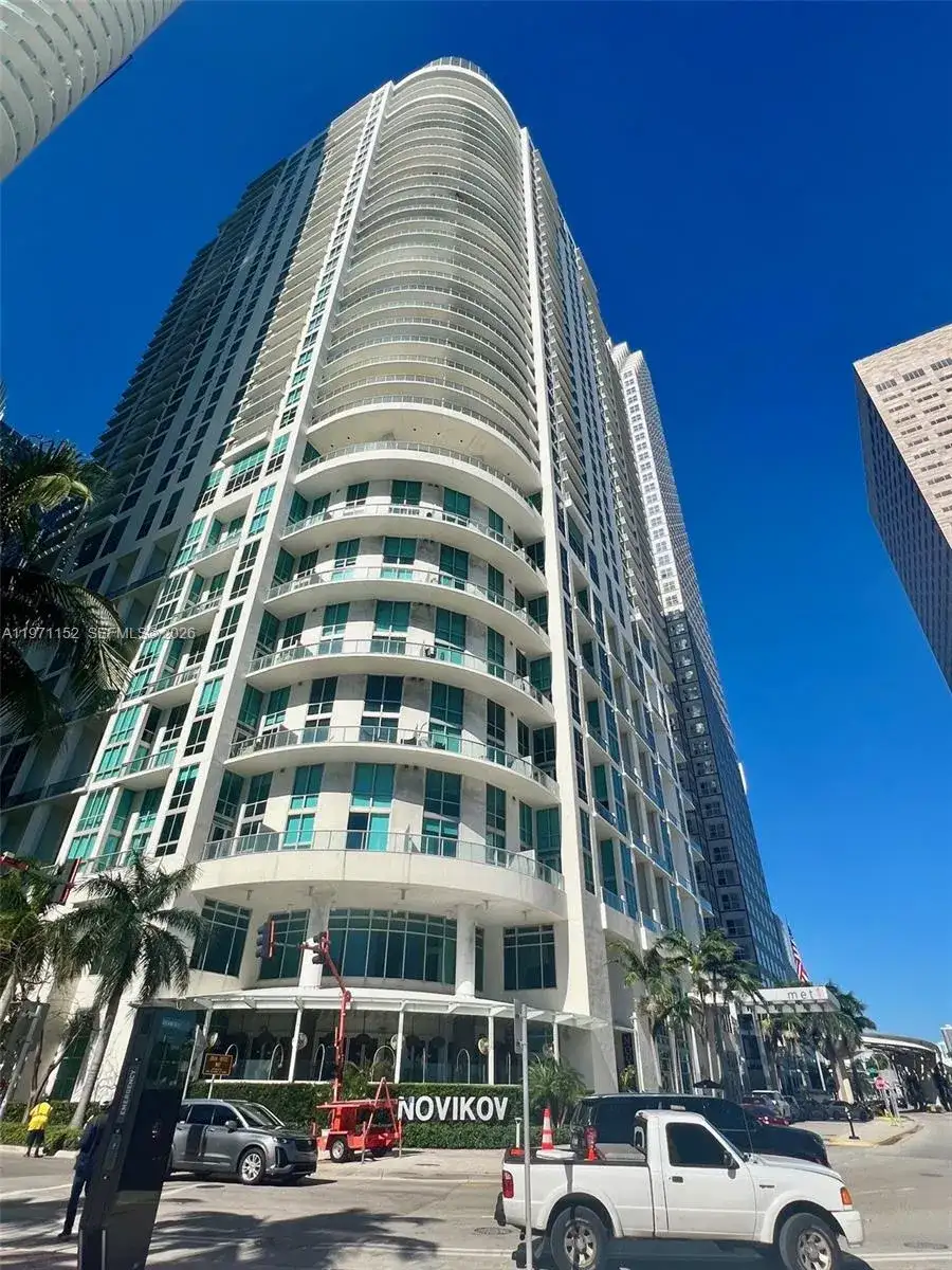 300 S Biscayne Blvd # 3907, Miami FL 33131 photo 5