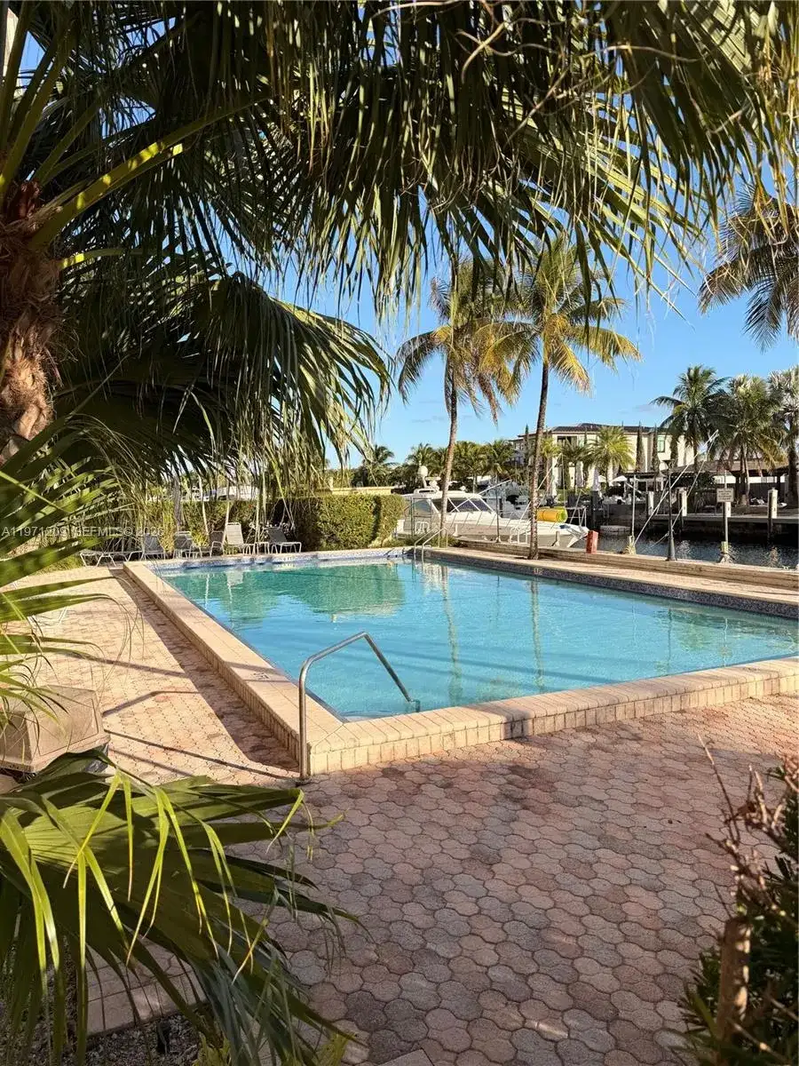 2350 NE 135th St # 503, North Miami FL 33181 photo 2