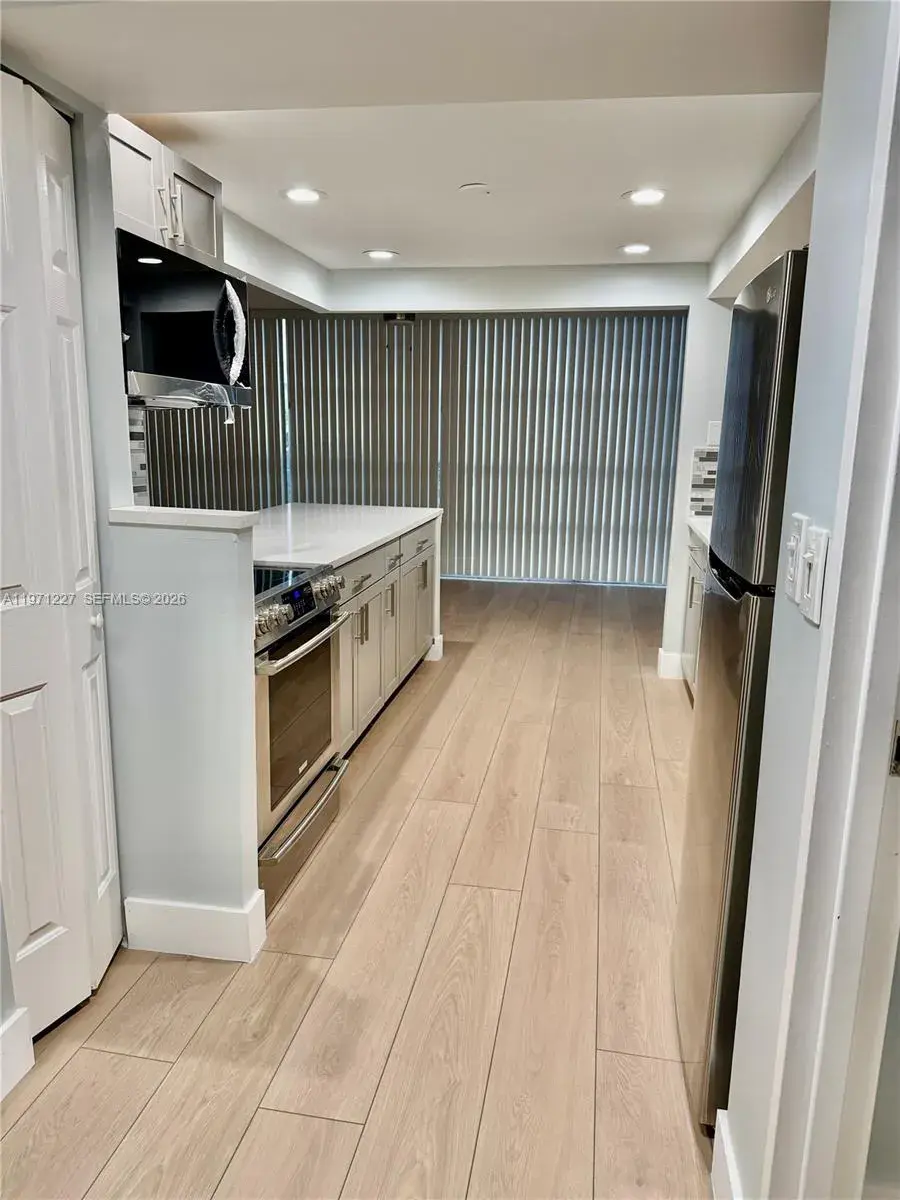 601 Three Islands Blvd # 217, Hallandale Beach FL 33009