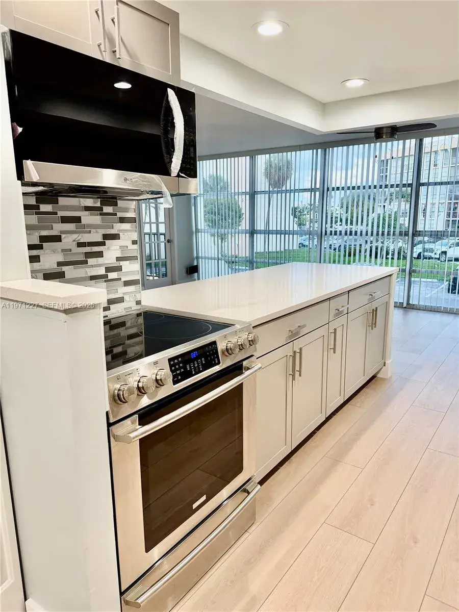 601 Three Islands Blvd # 217, Hallandale Beach FL 33009