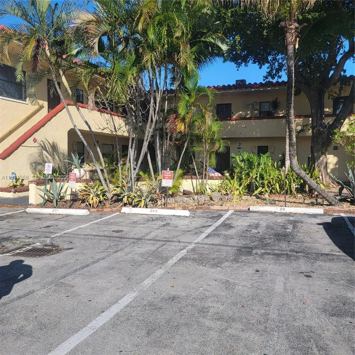2300 NE 6th Ave, Wilton Manors FL 33305