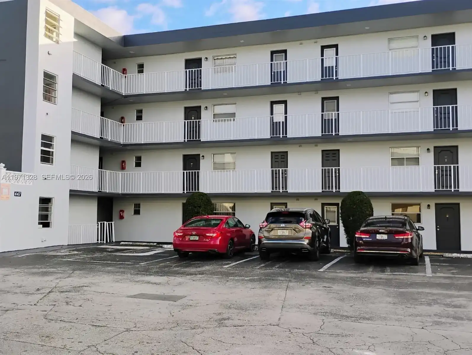 447 NE 195th St # 414, Miami FL 33179