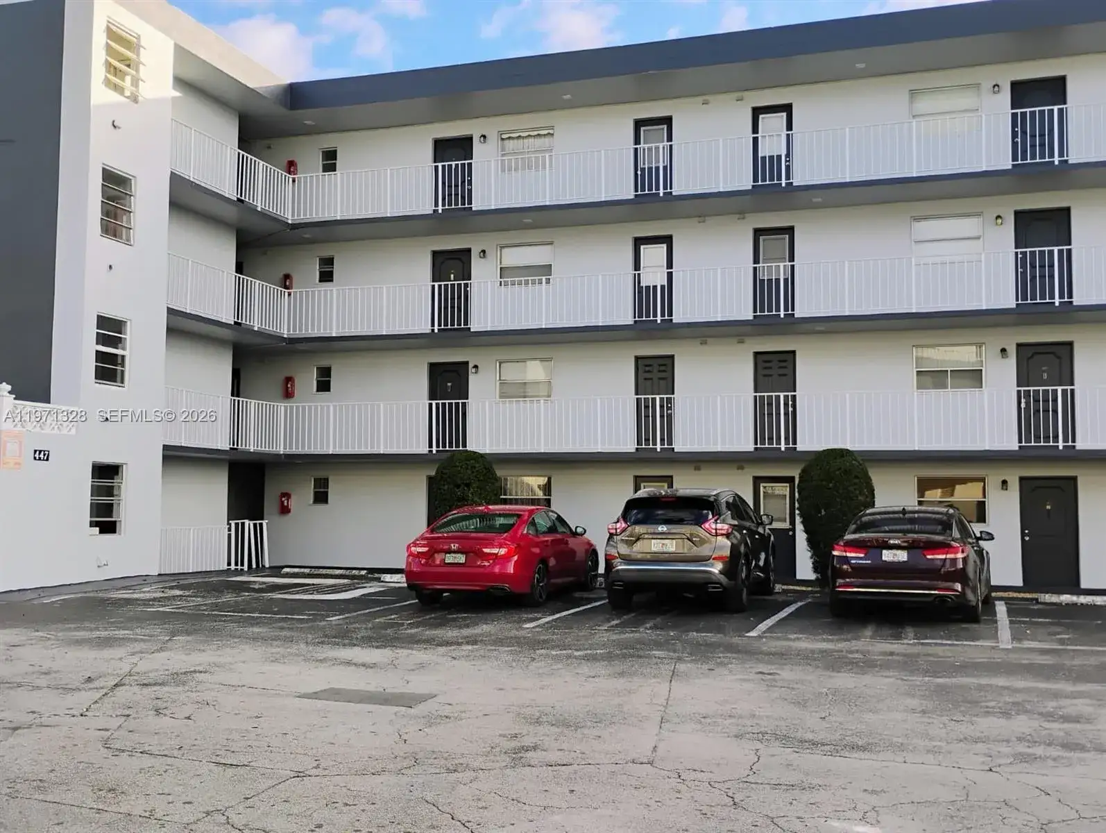 447 NE 195th St # 414, Miami FL 33179