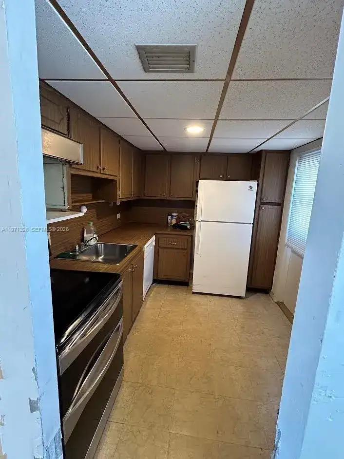 447 NE 195th St # 414, Miami FL 33179 photo 5