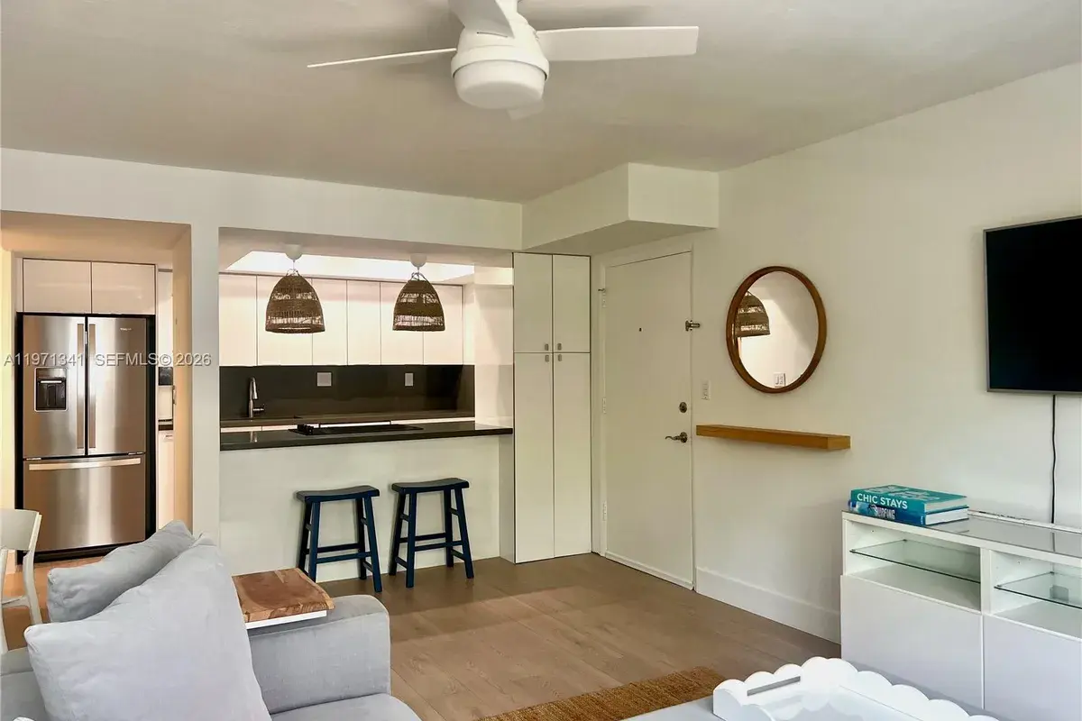 195 Sunrise Dr # 8, Key Biscayne FL 33149