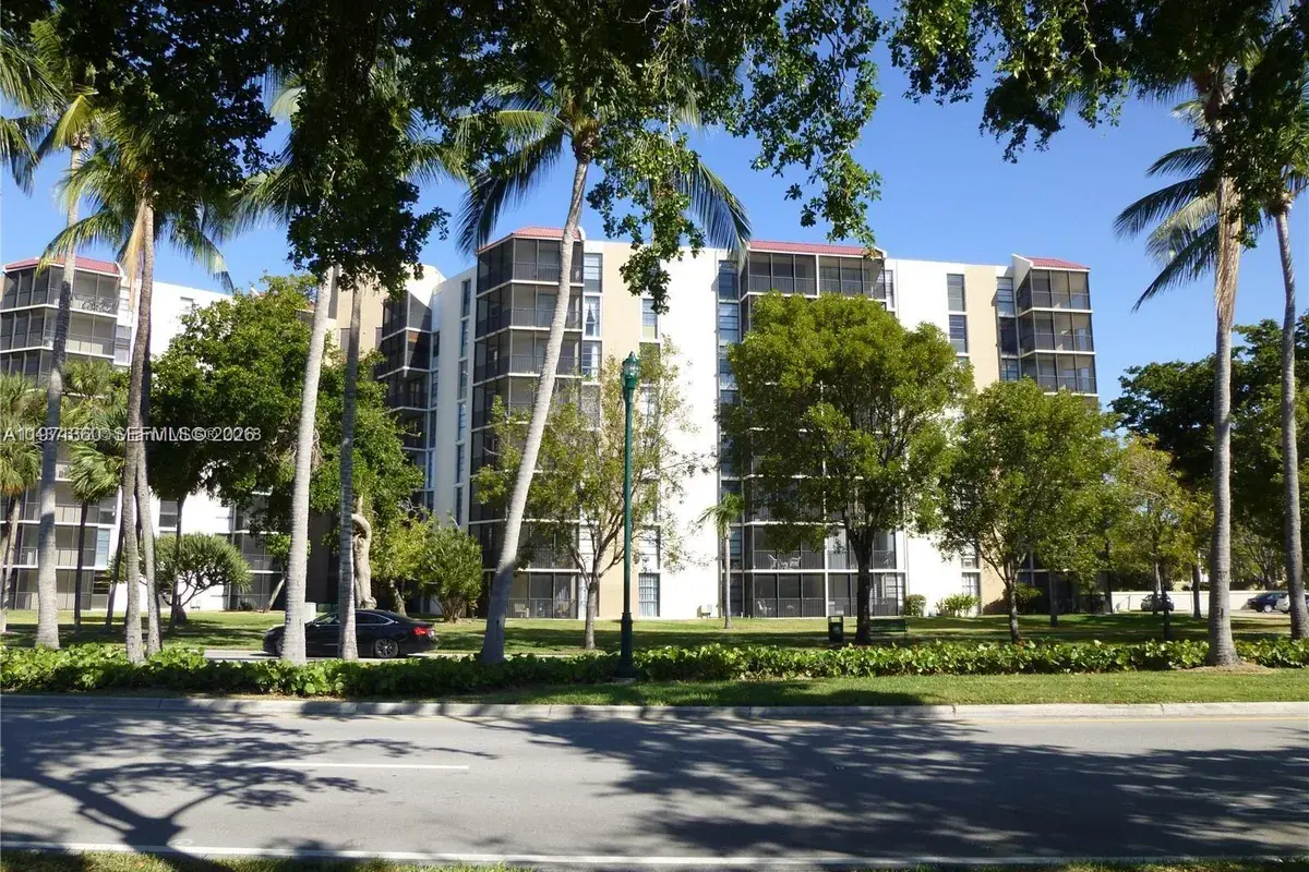 3101 N Country Club Dr # 107, Aventura FL 33180