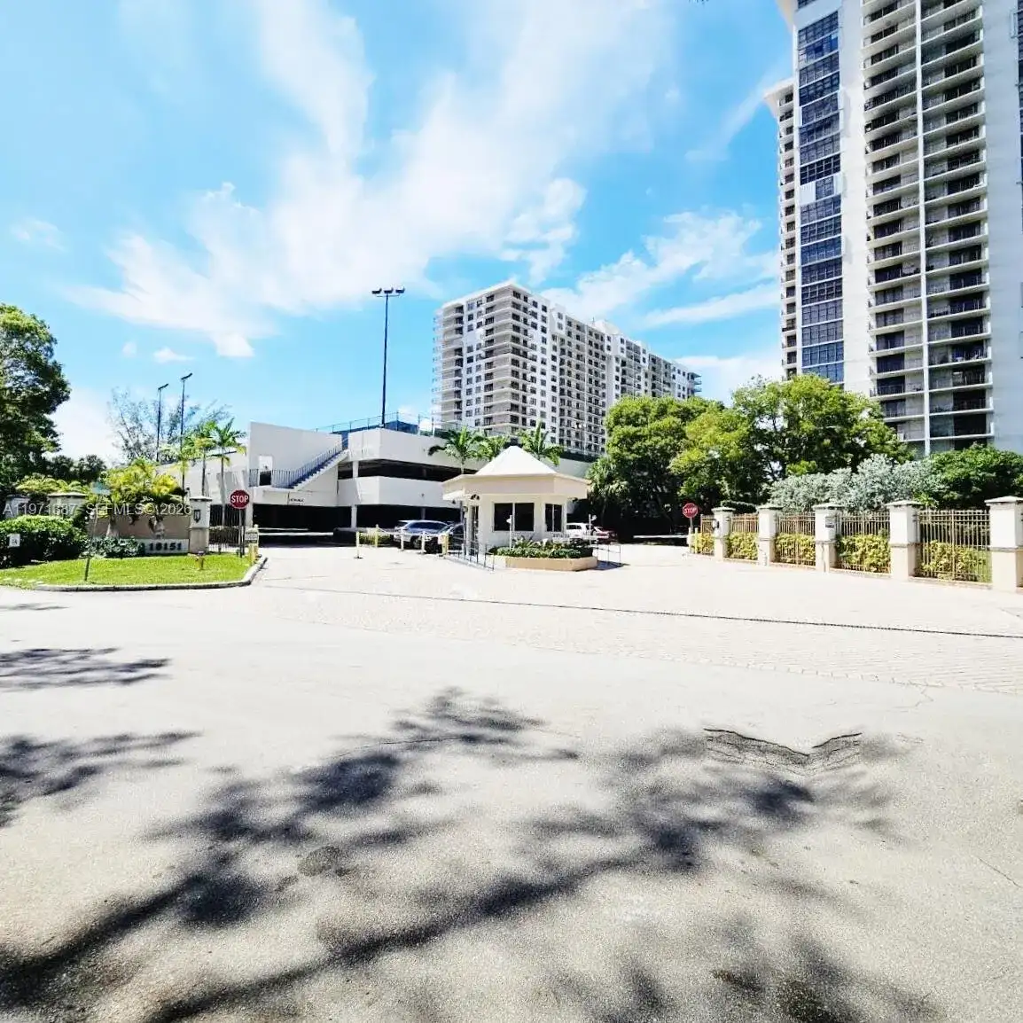 18151 NE 31st Ct # 906, Aventura FL 33160 photo 2