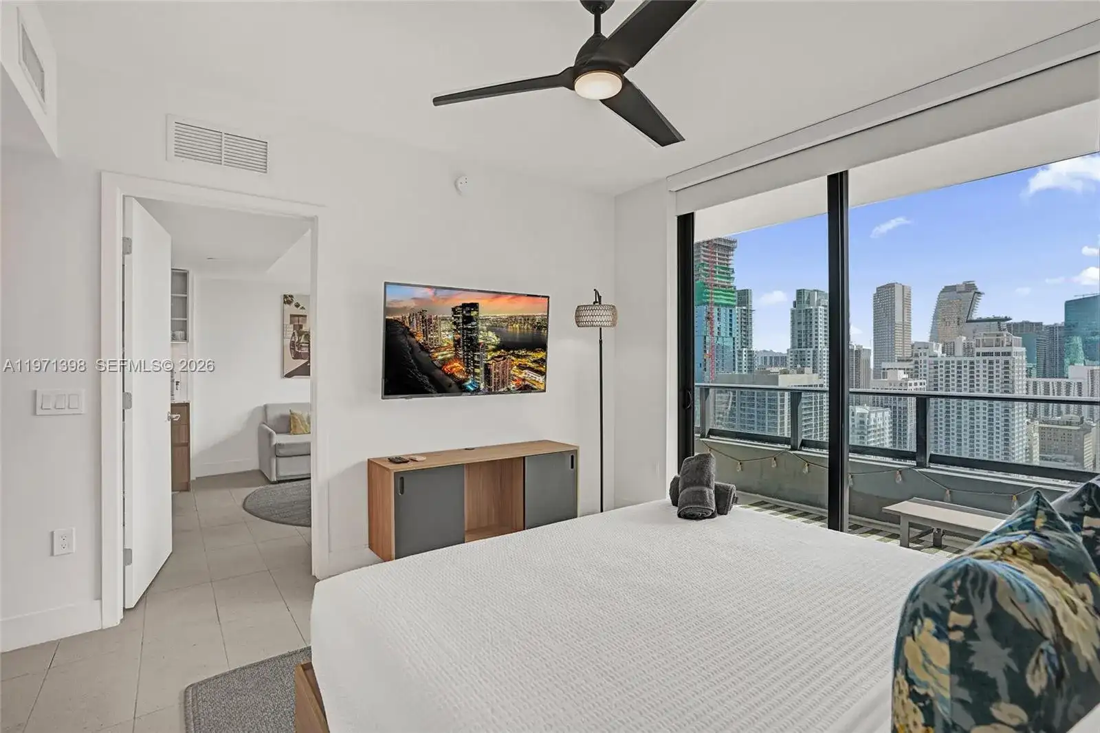 159 NE 6th St # 3214, Miami FL 33132 photo 4