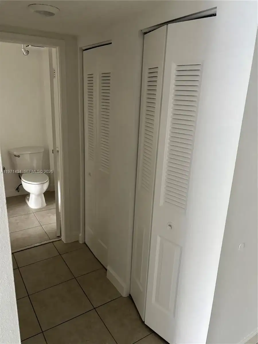 7900 Camino Cir # 308, Miami FL 33143 photo 3