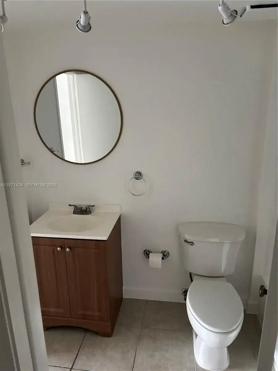 7900 Camino Cir # 308, Miami FL 33143 photo 5