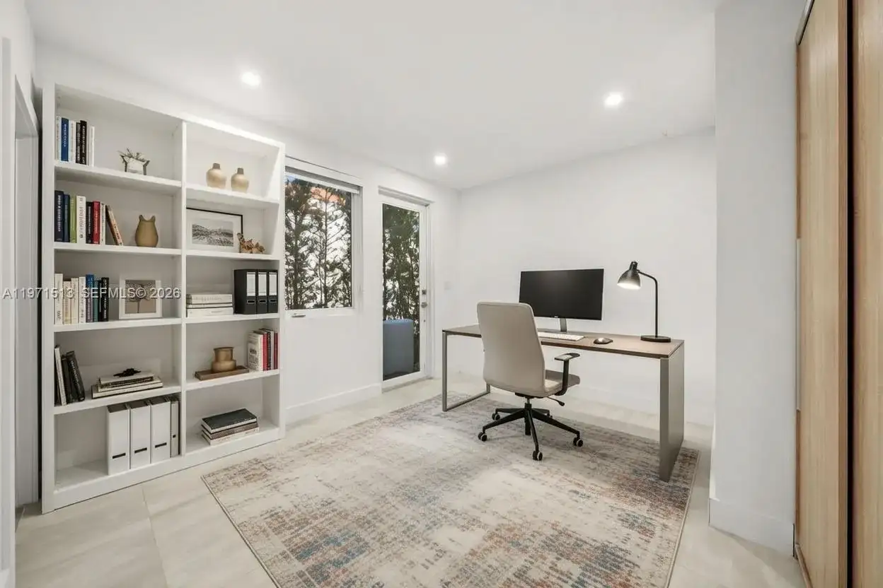 3166 Royal Palm Ave, Miami Beach FL 33140 photo 4