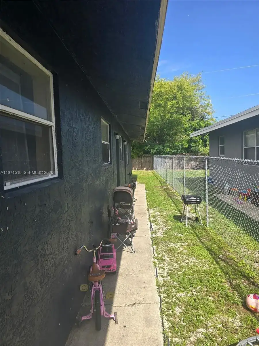 770 SW 2nd Ave, Deerfield Beach FL 33441 photo 4