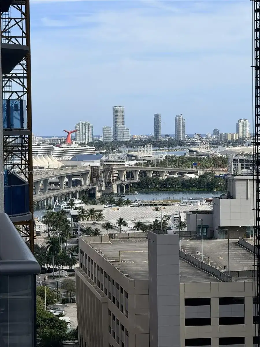 11 NE 6th # 1905, Miami FL 33132