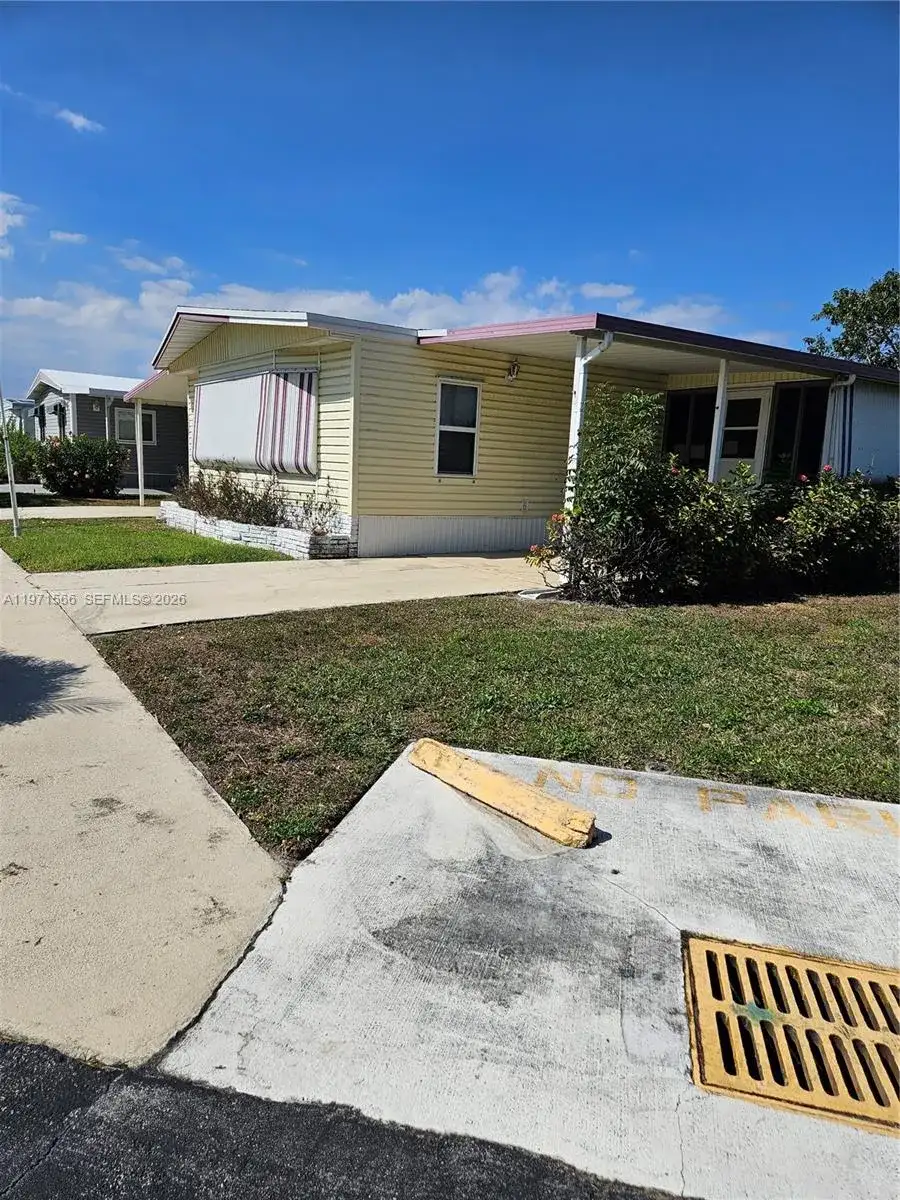 109 NW 51st St, Deerfield Beach FL 33064 photo 2