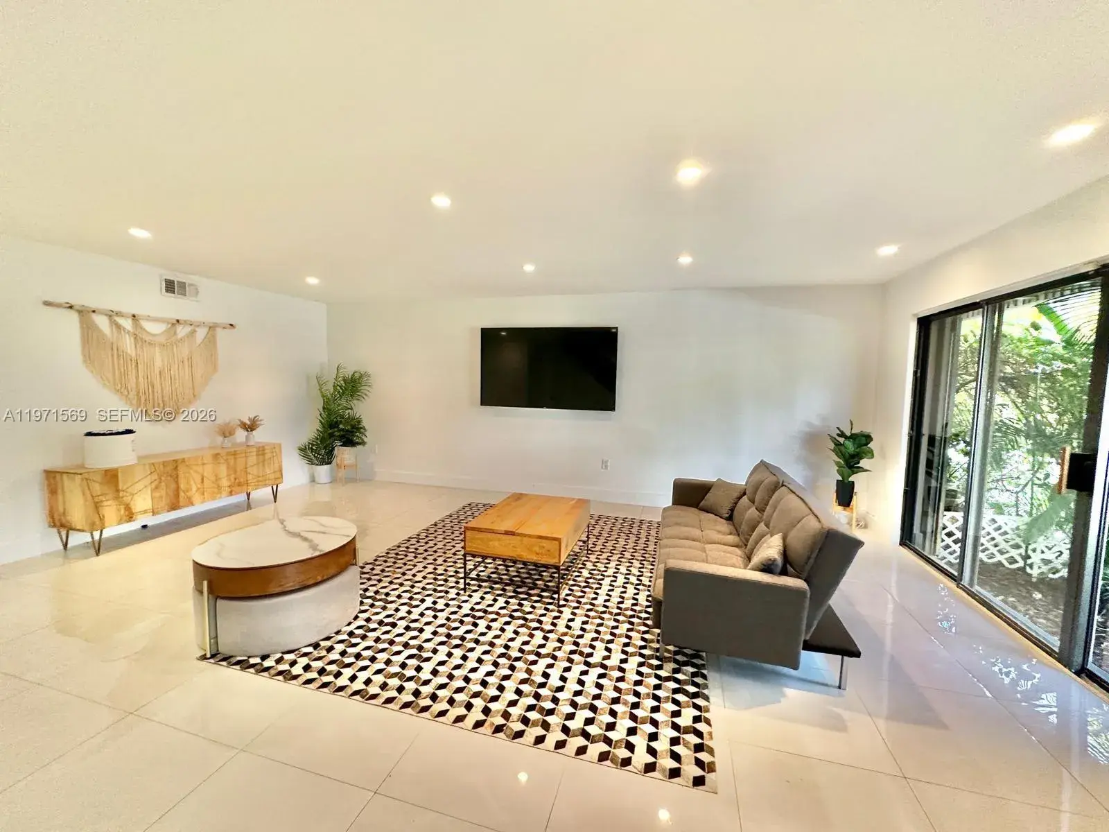 3736 NE 166th St # 114, North Miami Beach FL 33160